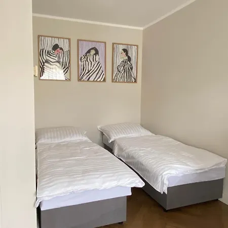 Odrodzenia 5 Centrum Lubina شقة لوبين